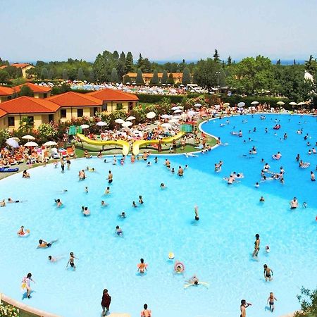 Camping Bella Italia In Peschiera Del Garda - Gardasee Apartment Exterior photo